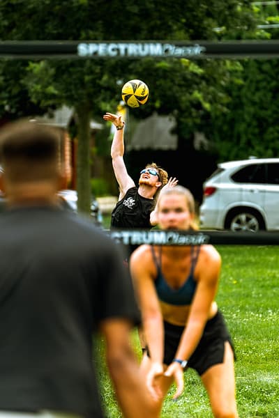 Krush Reverse Co-Ed - competitive grass volleyball